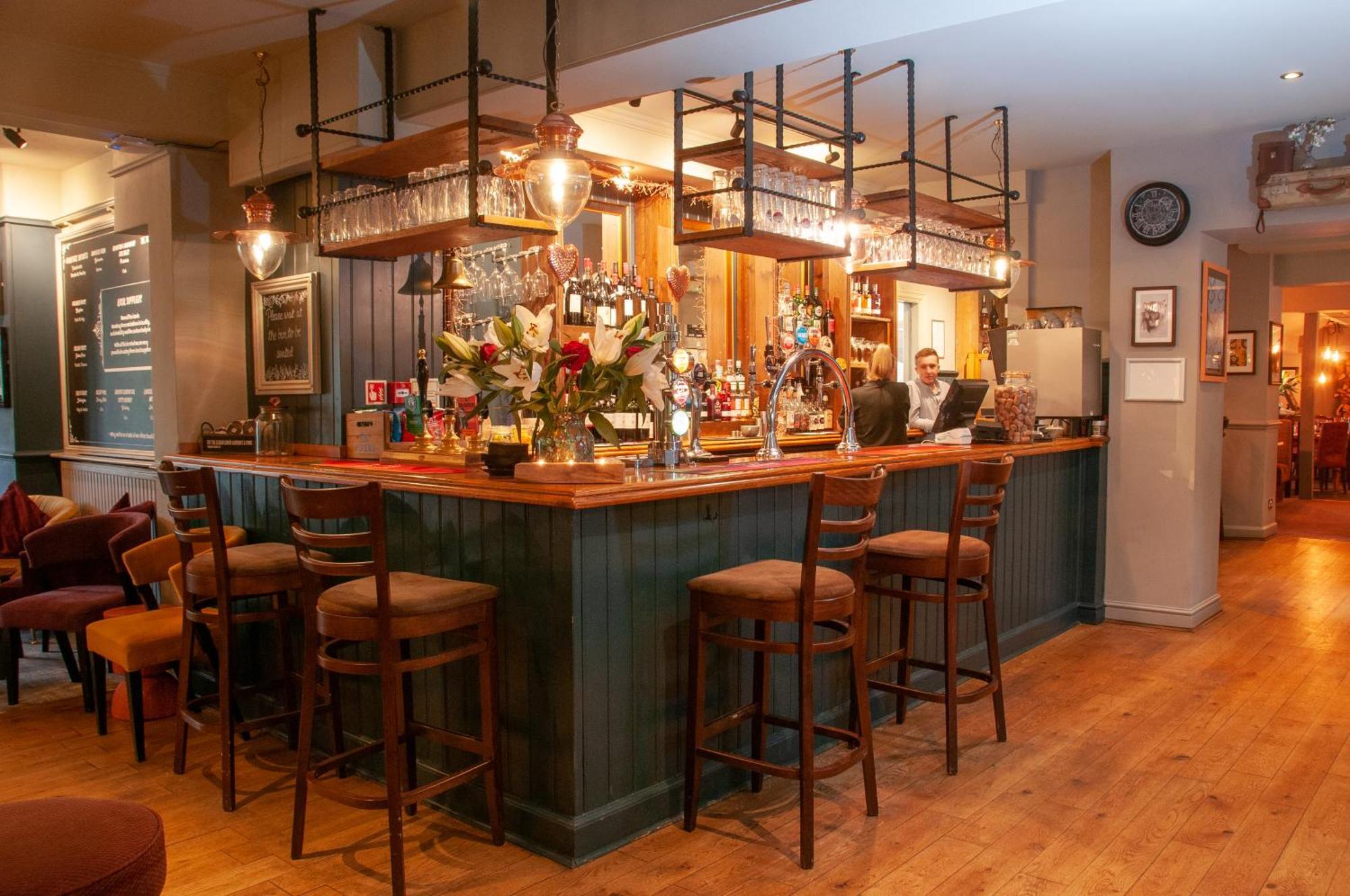 Bed and Breakfast The Cowdray Arms Worth  Exterior foto