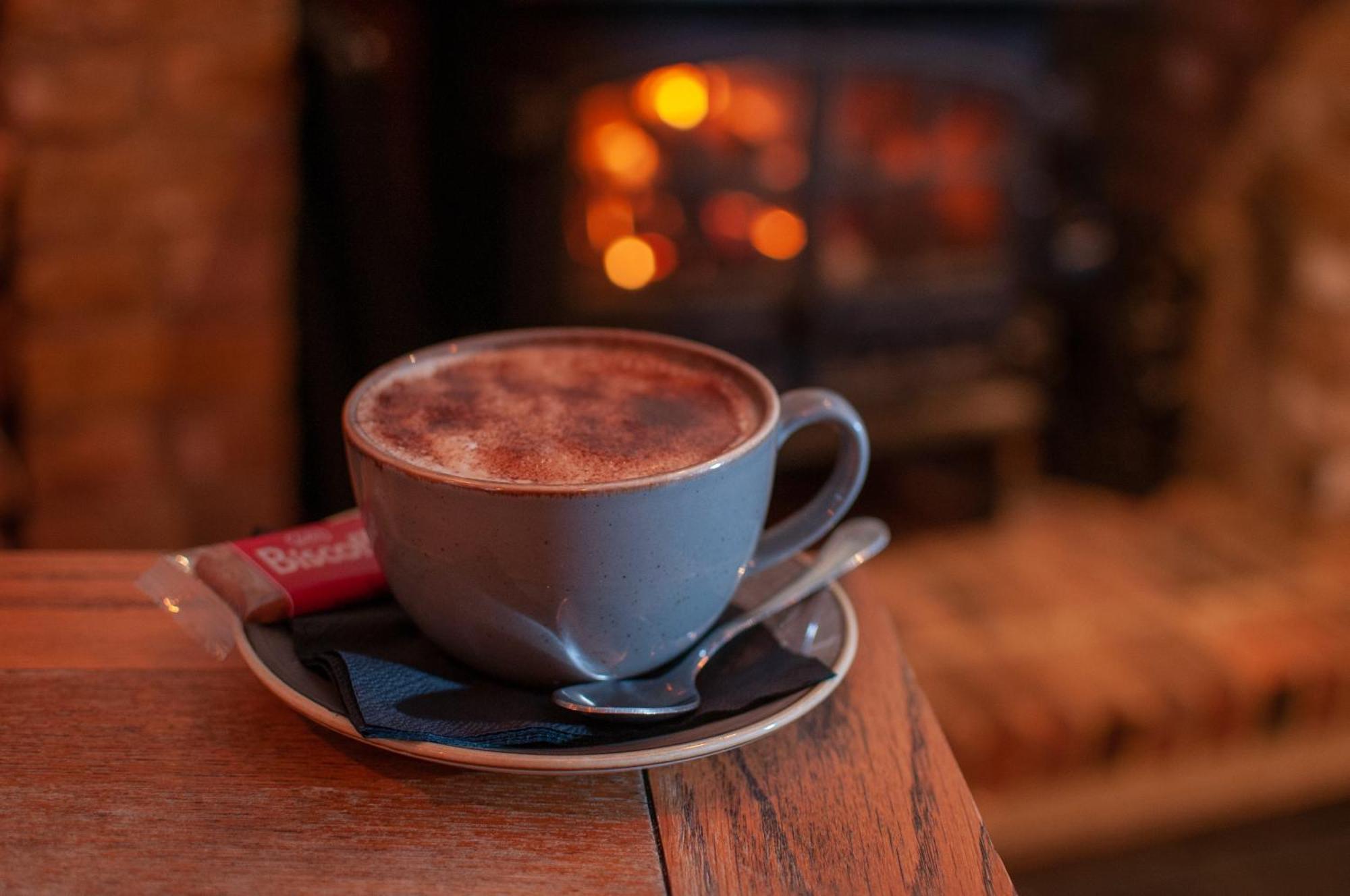Bed and Breakfast The Cowdray Arms Worth  Exterior foto